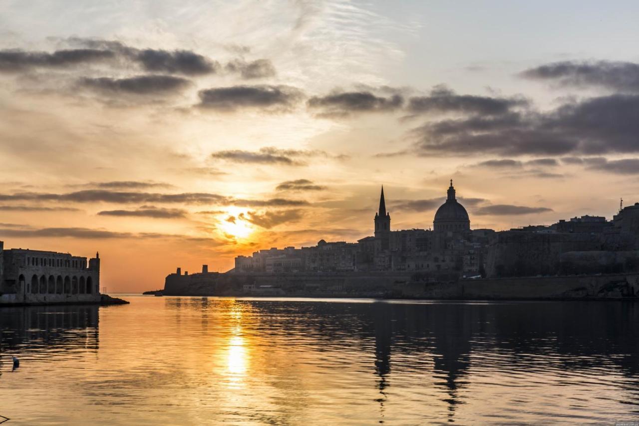 Superlative Apartment With Valletta And Harbour Views Слима Экстерьер фото