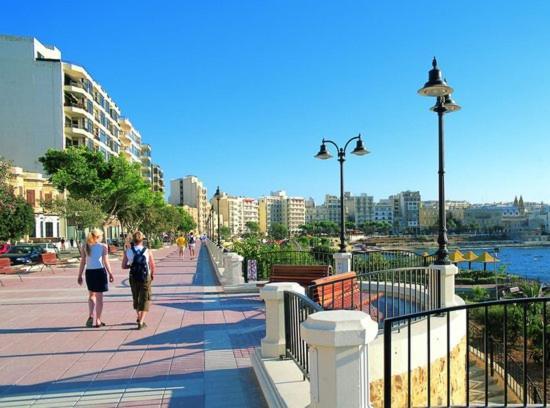 Superlative Apartment With Valletta And Harbour Views Слима Экстерьер фото